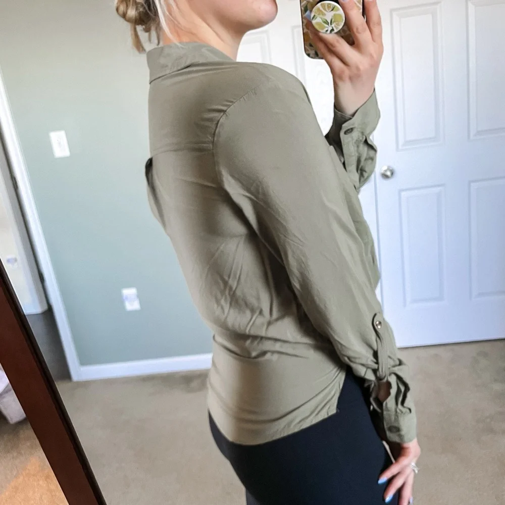 Michael Kors Button Down Shirt XS - Picture 3 of 4